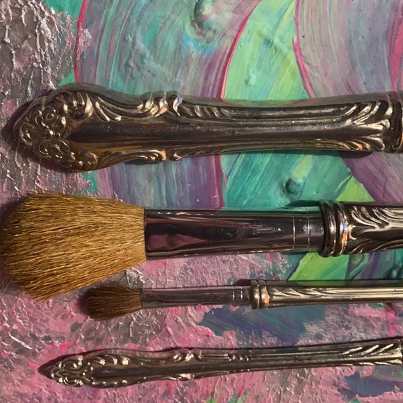 Vintage sterling silver silverwear makeup brushes - Picture 2 of 3